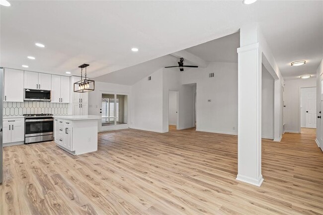 6009 Glen Meadow Dr in Austin, TX - Building Photo - Building Photo