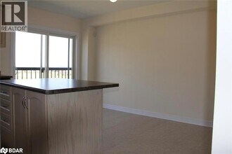 2178 Fiddlers Way in Oakville, ON - Building Photo - Building Photo