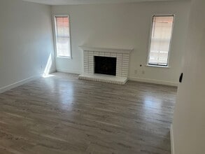 6645 W Tropicana Ave in Las Vegas, NV - Building Photo - Building Photo