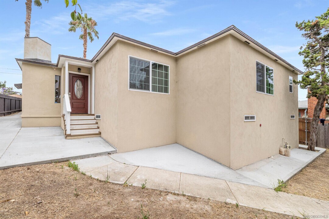 6665 Amherst St in San Diego, CA - Foto de edificio