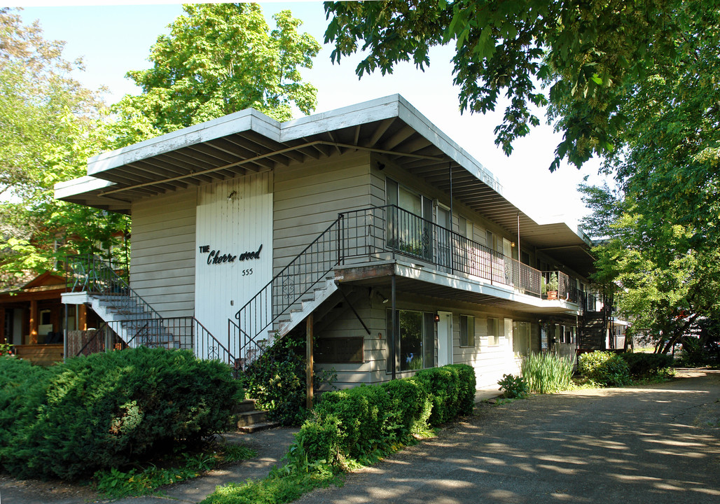 555 W 8th Ave in Eugene, OR - Building Photo