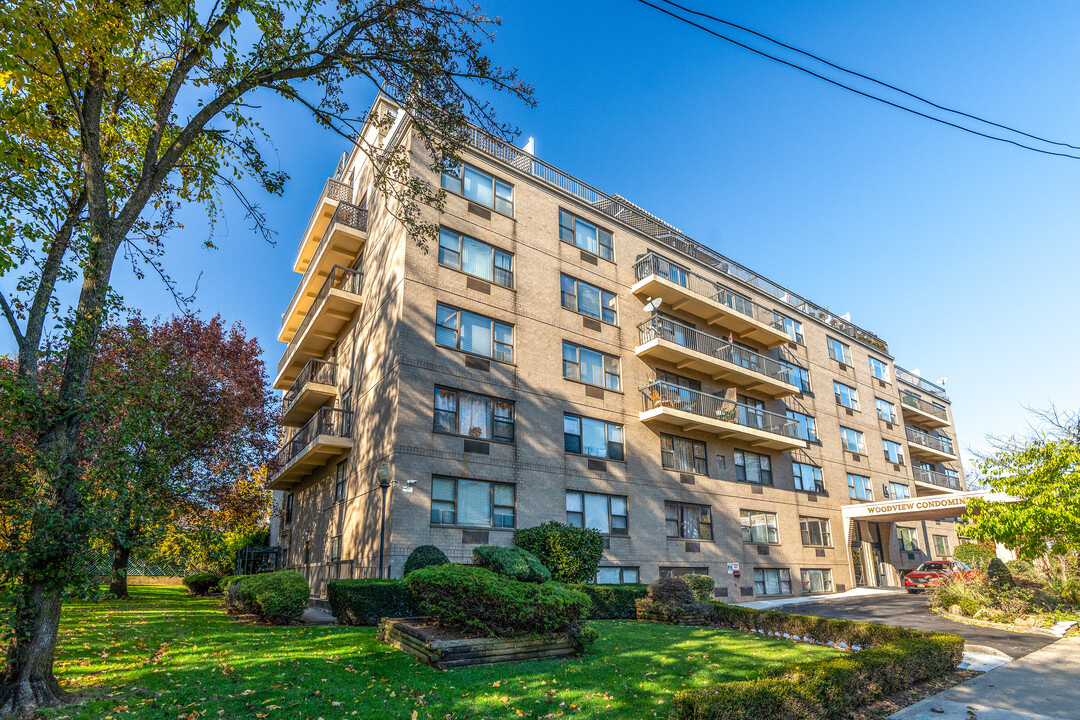 Woodview Condominium in Staten Island, NY - Building Photo