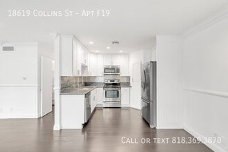 18619 Collins St in Los Angeles, CA - Building Photo - Building Photo