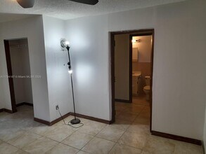 343 W 42nd St in Hialeah, FL - Building Photo - Building Photo