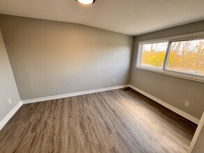 240-280 Montmorency in Hamilton, ON - Building Photo - Building Photo