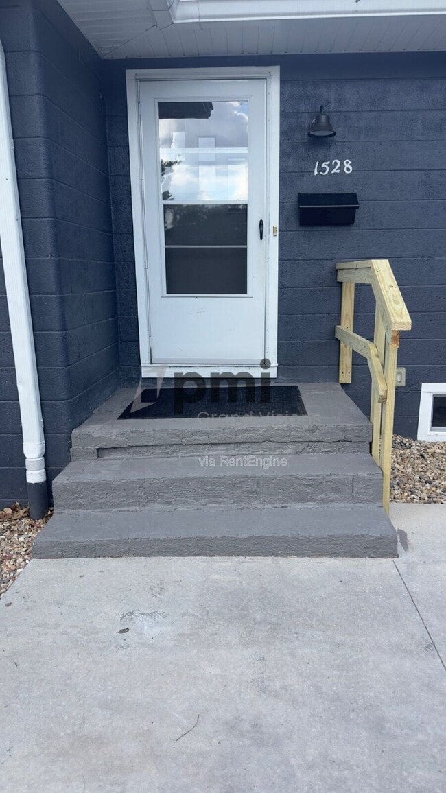 1528 Division St in Charleston, IL - Building Photo - Building Photo