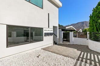 10939 Christine Way in Los Angeles, CA - Building Photo - Building Photo