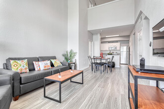 The Lofts in Orlando, FL - Building Photo - Interior Photo