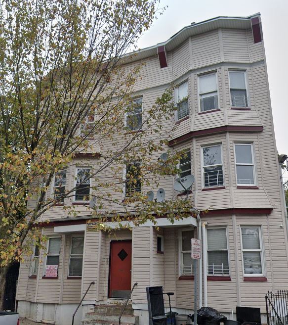 317 W Runyon St in Newark, NJ - Foto de edificio