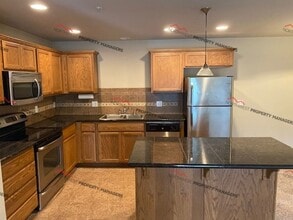 1407 Evergreen Park Dr SW in Olympia, WA - Building Photo - Building Photo