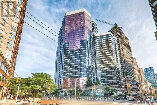 property at 1001-1001 Bay St.