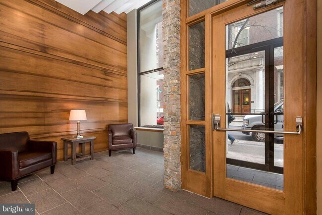 220 S 16th St in Philadelphia, PA - Foto de edificio - Building Photo