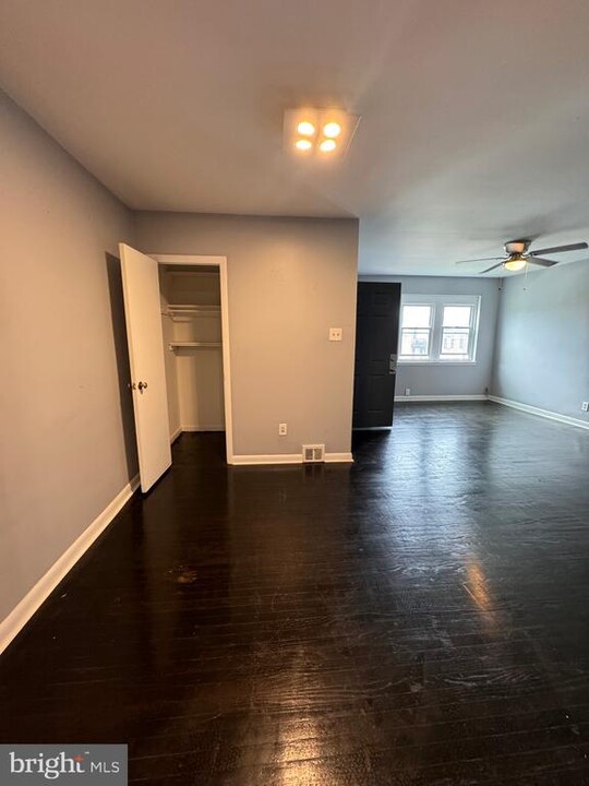 3915 Lankenau Ave-Unit -2 in Philadelphia, PA - Building Photo