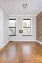 AVE. B, Unit 4A in New York, NY - Foto de edificio - Building Photo