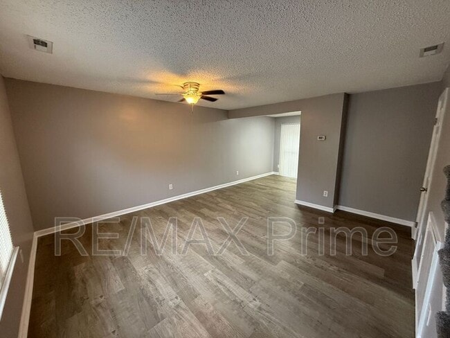 906 Seabreeze Ct in Chesapeake, VA - Building Photo - Building Photo