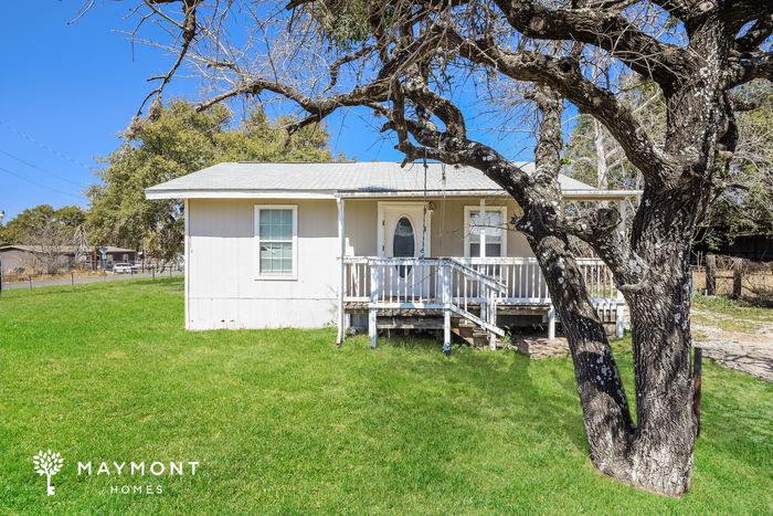 4283 Kings Ln in Von Ormy, TX - Building Photo