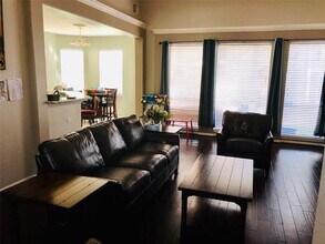 9215 Colonyway Ct in Spring, TX - Foto de edificio - Building Photo