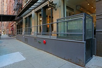 18 Jay St in New York, NY - Building Photo - Building Photo
