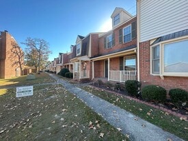 940 Glenn St in West Columbia, SC - Building Photo