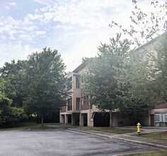475 S Church St in Hendersonville, NC - Building Photo - Building Photo