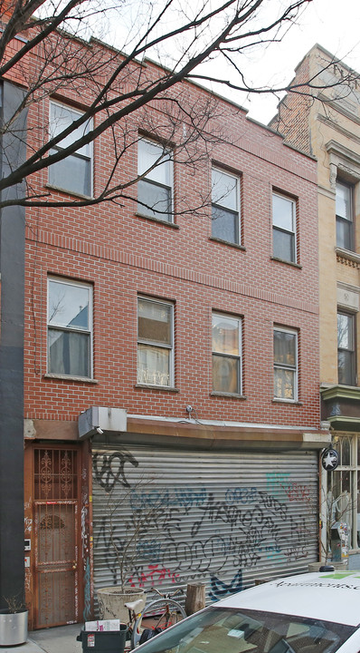 199 Grand St in Brooklyn, NY - Building Photo