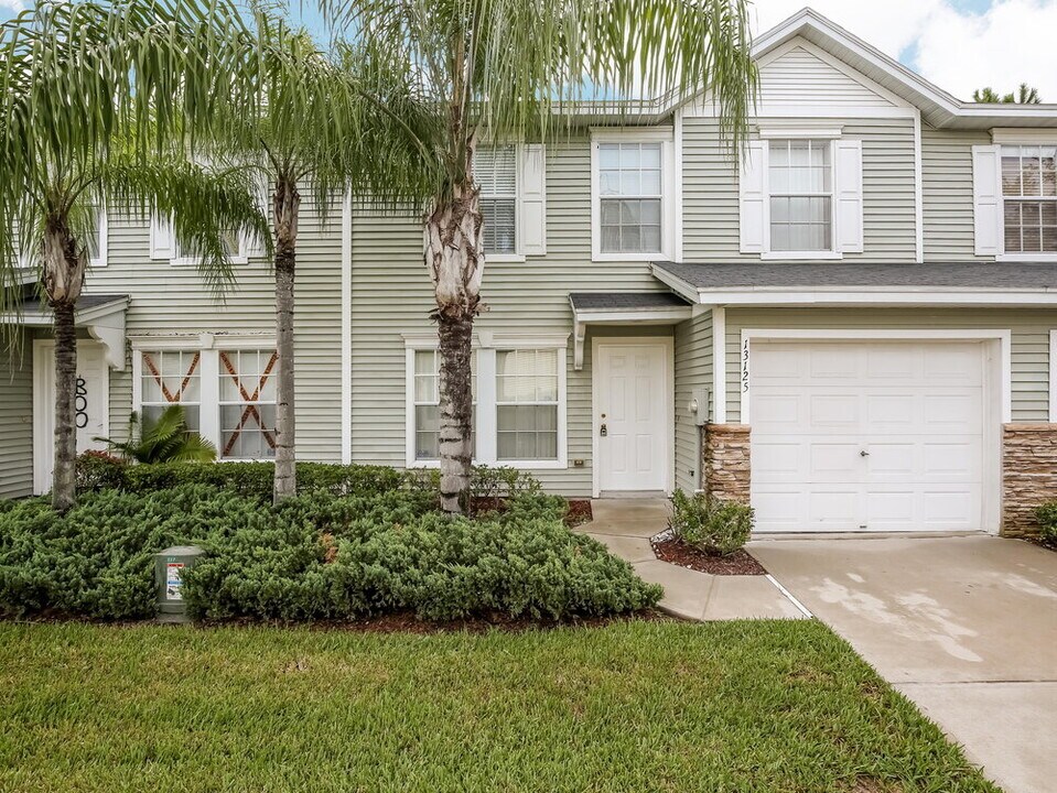 13125 Thoroughbred Loop in Largo, FL - Building Photo