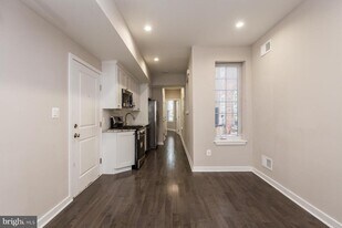 237 S 45th St in Philadelphia, PA - Building Photo
