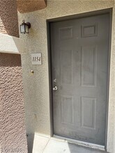 9050 W Warm Springs Rd in Las Vegas, NV - Foto de edificio - Building Photo