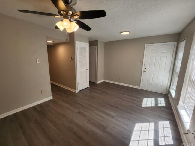 111 Barton St-Unit -34 in Little Rock, AR - Building Photo - Building Photo