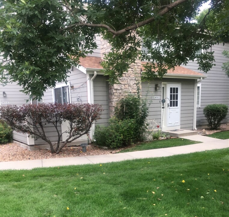 8414 Everett Way, Unit Unit C in Arvada, CO - Foto de edificio