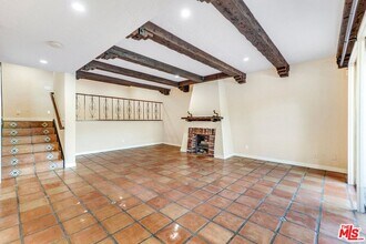 13214 Fiji Way in Marina Del Rey, CA - Building Photo - Building Photo