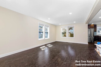 70 Stanley Ave, Unit 1 in Medford, MA - Building Photo - Building Photo