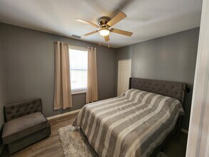 4933 W Dakin St, Unit #2 in Chicago, IL - Building Photo - Building Photo
