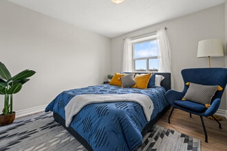 1570 Lawrence Ave West in Toronto, ON - Building Photo - Building Photo