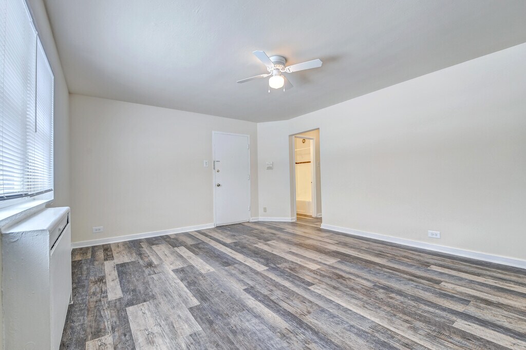 Chatham Grove Apartments in Chicago, IL