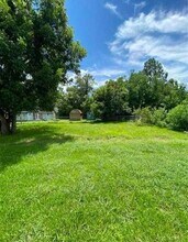 6234 Willis St in Groves, TX - Foto de edificio - Building Photo