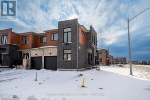 21 Haven Ln in Barrie, ON - Building Photo