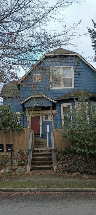 6401 S Park Ave, Unit C in Tacoma, WA - Foto de edificio
