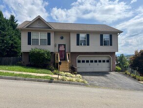 90 Lorena Ln in Jonesborough, TN - Building Photo - Building Photo