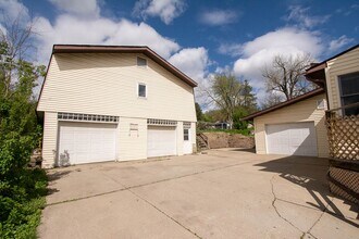 1321 3rd Ave NW in Rochester, MN - Building Photo - Building Photo
