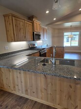 2941 Naples Dr in Grants Pass, OR - Building Photo - Building Photo