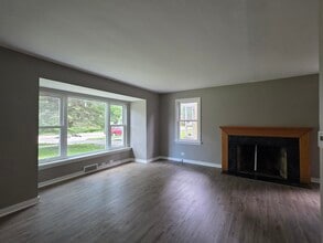 1824 Jackson St in North Chicago, IL - Building Photo - Building Photo