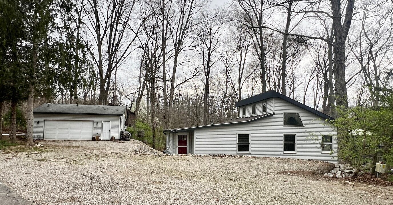 664 W Fleming Dr in Nineveh, IN - Building Photo