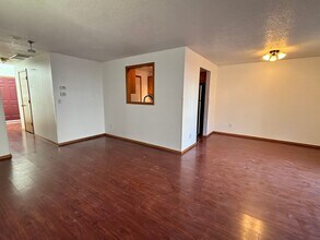 3933 SW Pinewood Way in Beaverton, OR - Building Photo - Building Photo