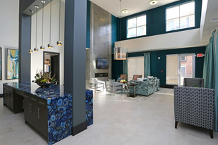 North 680 in Schaumburg, IL - Building Photo