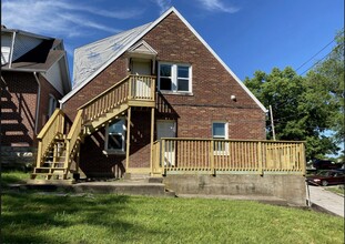 1103 E McCarty St, Unit A in Jefferson City, MO - Building Photo - Building Photo