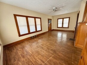 1716 SW Lane St in Topeka, KS - Building Photo - Building Photo