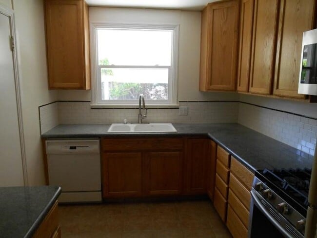 137 Maple St in Vacaville, CA - Building Photo - Building Photo