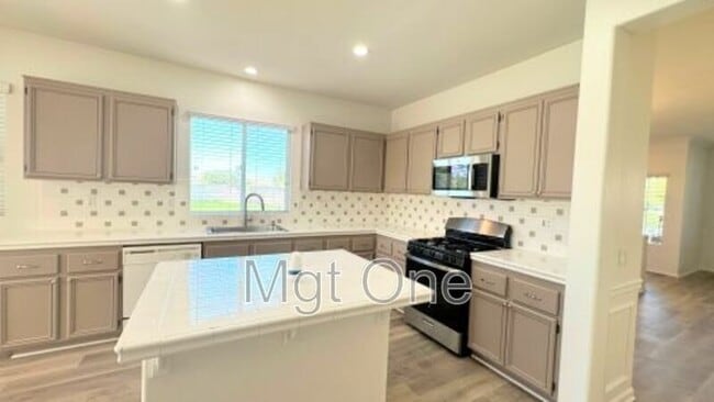 22365 Summer Holly Ave