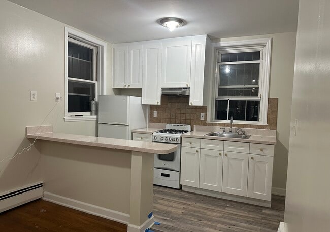 3121 Corlear Ave, Unit 2